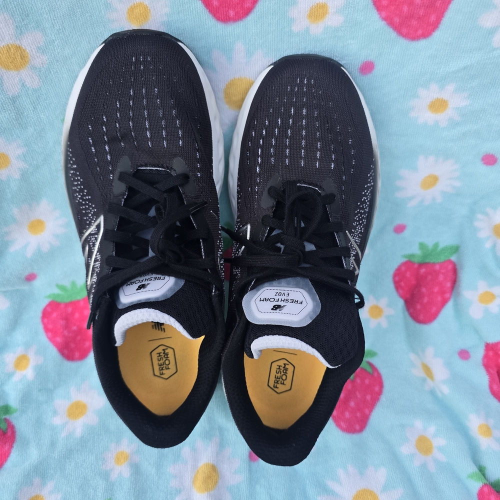 New Balance EVOZ Running Shoes - Picture 8 of 8